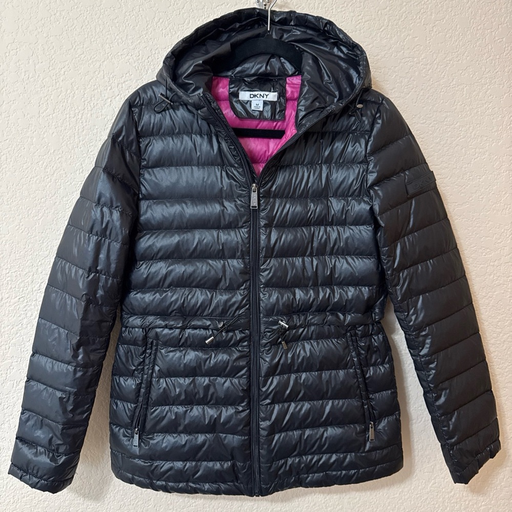 DKNY Donna Karan Black Down Hooded Packable Puffer Coat Jacket Pink Lined Sz M